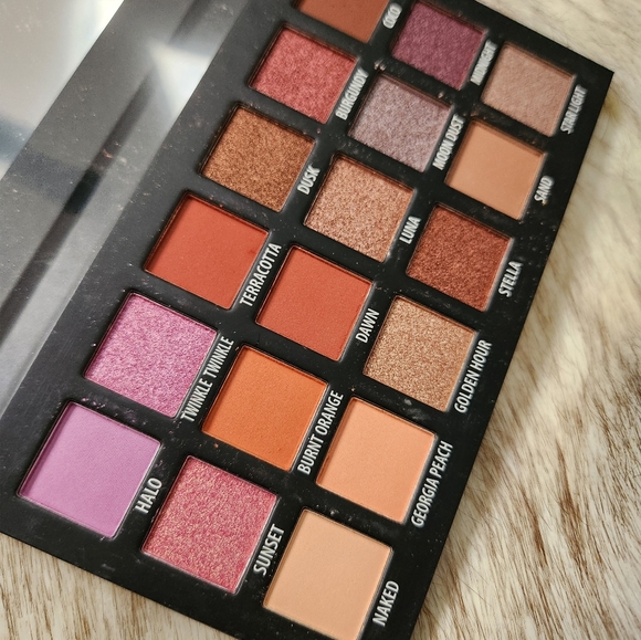 RARE DISCONTINUED Kab Cosmetics Day + Night Eyeshadow Palette - Picture 4 of 5